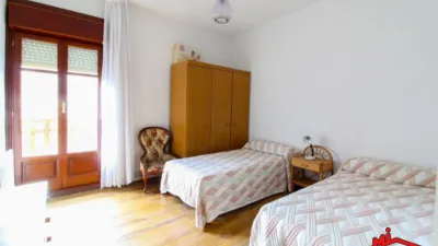 House in the Centre photo 12