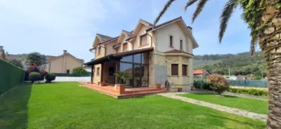 Chalet on Calle La Pereda, No. 10 photo 2