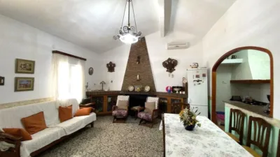 Chalet on Carretera Yecla Street photo 11