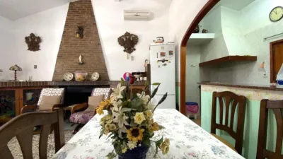 Chalet on Carretera Yecla Street photo 12