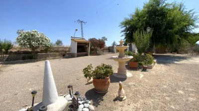Chalet on Carretera Yecla Street photo 21