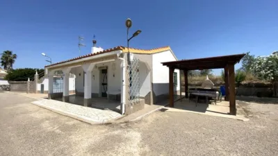 Chalet on Carretera Yecla Street photo 2