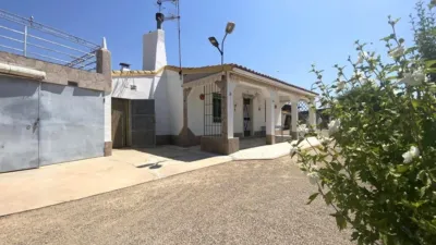 Chalet on Carretera Yecla Street photo 39