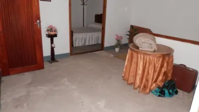 House for sale on Avenida Virgen de Gracia, Caudete (Albacete). A property with great potential in the town centre, featuring a 134m² plot and 297m² of built area. It comprises 6 bedrooms, kitchen, 2 living rooms, 3 bathrooms, patio, terrace, and a spacious garage. The house is arranged over two floors plus an attic. Price negotiable. Send us your offer. No commission for buyers. We finance purchases; please consult us. photo 10