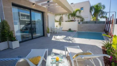 Casa – Los Montesinos - Más