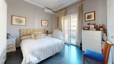 Piso en venta en Calle Virgen de la Antigua, Los Remedios (Distrito Los Remedios. Sevilla Capital) de 765.000 €