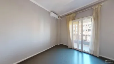 Piso en venta en Calle Virgen de la Antigua, Los Remedios (Distrito Los Remedios. Sevilla Capital) de 765.000 €