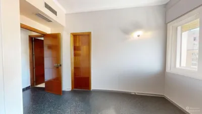Piso en venta en Calle Virgen de la Antigua, Los Remedios (Distrito Los Remedios. Sevilla Capital) de 765.000 €