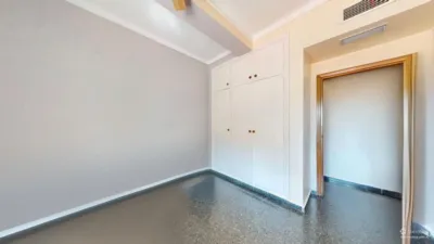 Piso en venta en Calle Virgen de la Antigua, Los Remedios (Distrito Los Remedios. Sevilla Capital) de 765.000 €