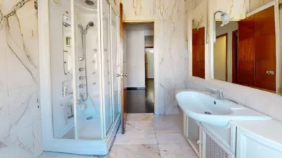 Piso en venta en Calle Virgen de la Antigua, Los Remedios (Distrito Los Remedios. Sevilla Capital) de 765.000 €