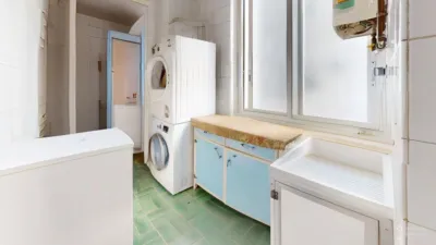Piso en venta en Calle Virgen de la Antigua, Los Remedios (Distrito Los Remedios. Sevilla Capital) de 765.000 €