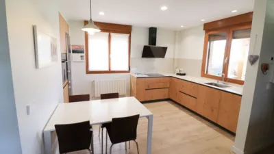 Chalet en venta en Calle de Mendoza, Zona Rural Noroeste (Vitoria - Gasteiz) de 660.000 €