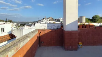 House in the Centre photo 2