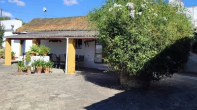 House in Surroundings photo 2