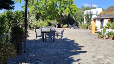 House in Surroundings photo 4