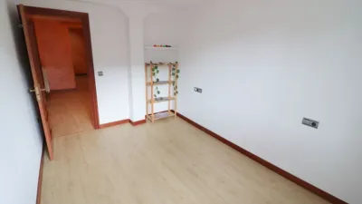 Piso en venta en Calle de José Lejarreta, cerca de Calle de Federico Baráibar, Desemparados-Judimendi-Santa Lucía (Vitoria - Gasteiz) de 250.000 €