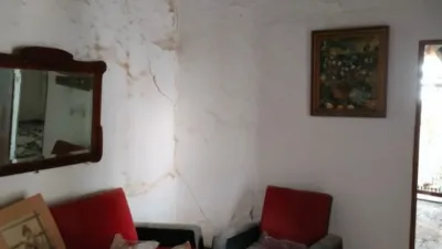 House in the Centre photo 10