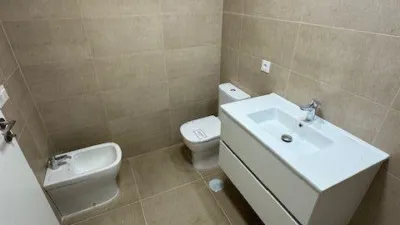 Piso en alquiler en Calle Angel Ojeda Aviles, Arco Norte-Avenida de España (Distrito Zona Centro. Dos Hermanas) de 1.200 €<span>/mes</span>