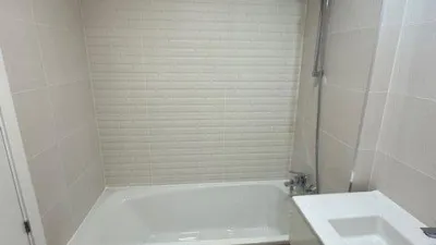 Piso en alquiler en Calle Angel Ojeda Aviles, Arco Norte-Avenida de España (Distrito Zona Centro. Dos Hermanas) de 1.200 €<span>/mes</span>