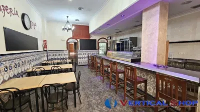 Local comercial en venta en Calle del Atleta Antonio Amorós, cerca de Calle del Echegaray - Vista 2