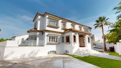 Chalet en Avenida de los Sauces photo 3