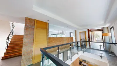 Chalet en alquiler en Avenida de las Mimosas, cerca de Calle de las Adelfas, El Zaudín-Club de Golf (Bormujos) de 4.500 €<span>/mes</span>