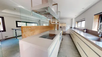 Chalet en alquiler en Avenida de las Mimosas, cerca de Calle de las Adelfas, El Zaudín-Club de Golf (Bormujos) de 4.500 €<span>/mes</span>