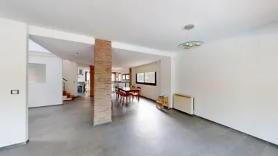Chalet en alquiler en Avenida de las Mimosas, cerca de Calle de las Adelfas, El Zaudín-Club de Golf (Bormujos) de 4.500 €<span>/mes</span>