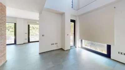Chalet en alquiler en Avenida de las Mimosas, cerca de Calle de las Adelfas, El Zaudín-Club de Golf (Bormujos) de 4.500 €<span>/mes</span>