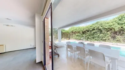 Chalet en alquiler en Avenida de las Mimosas, cerca de Calle de las Adelfas, El Zaudín-Club de Golf (Bormujos) de 4.500 €<span>/mes</span>