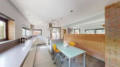 Chalet en alquiler en Avenida de las Mimosas, cerca de Calle de las Adelfas, El Zaudín-Club de Golf (Bormujos) de 4.500 €<span>/mes</span>