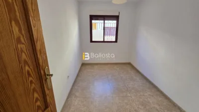 Duplex in Bus Station photo 9