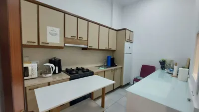 Local comercial en venta en Cuatro Caminos - Más