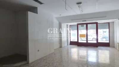 Local comercial en venta en Industria - Más