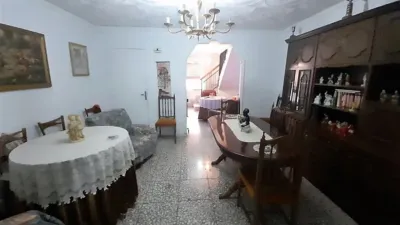 House on Avda. Constitución photo 2