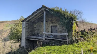 Rustic farm on Calle Vegalosvados, No. 12 photo 6