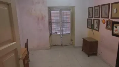 House in the Centre photo 2