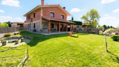 Chalet on Calle de Mendoza photo 32