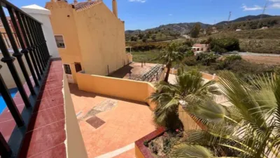 Townhouse in Urbanización - La Noria photo 3