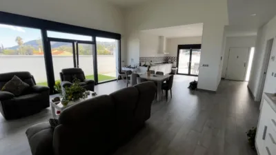 Chalet on Manuel Aleixandre Street photo 5