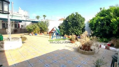 Terraced house on Calle de las Hermanas de la Cruz photo 30
