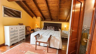 Semi-detached house in Junta de Voto photo 36