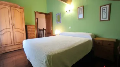 Semi-detached house in Junta de Voto photo 25