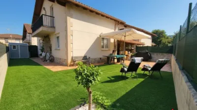 Semi-detached house in Junta de Voto photo 4
