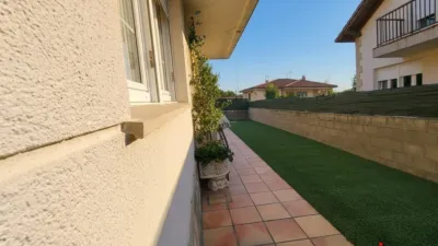Semi-detached house in Junta de Voto photo 2