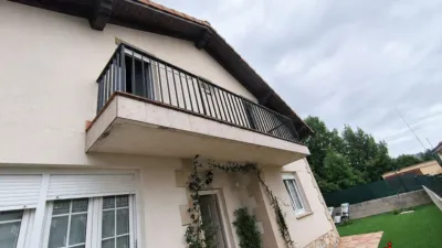 Semi-detached house in Junta de Voto photo 5
