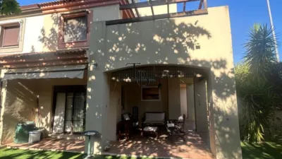 Chalet on Ignacio Garrido Street, No. 1 photo 13