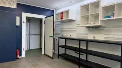Local comercial en alquiler en Calle Alta - Vista 4