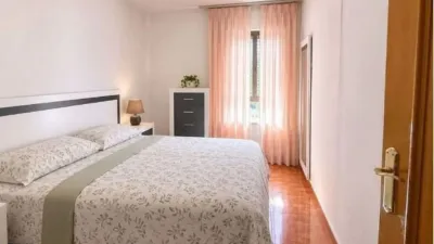 Flat on Carrer de Costabona photo 4