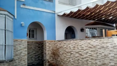 Townhouse on Avenida de las Lumbreras photo 5